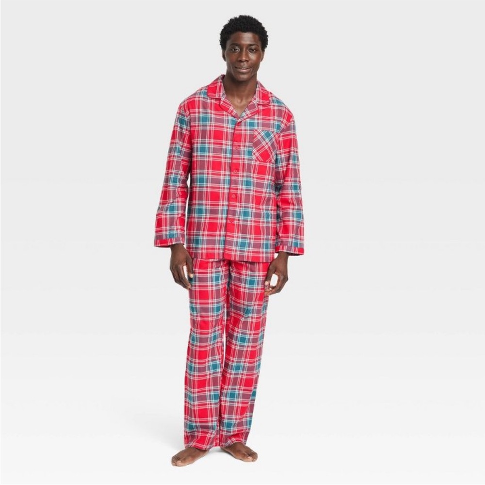 NWT Men's Red Plaid Long Sleeve Pajama Set